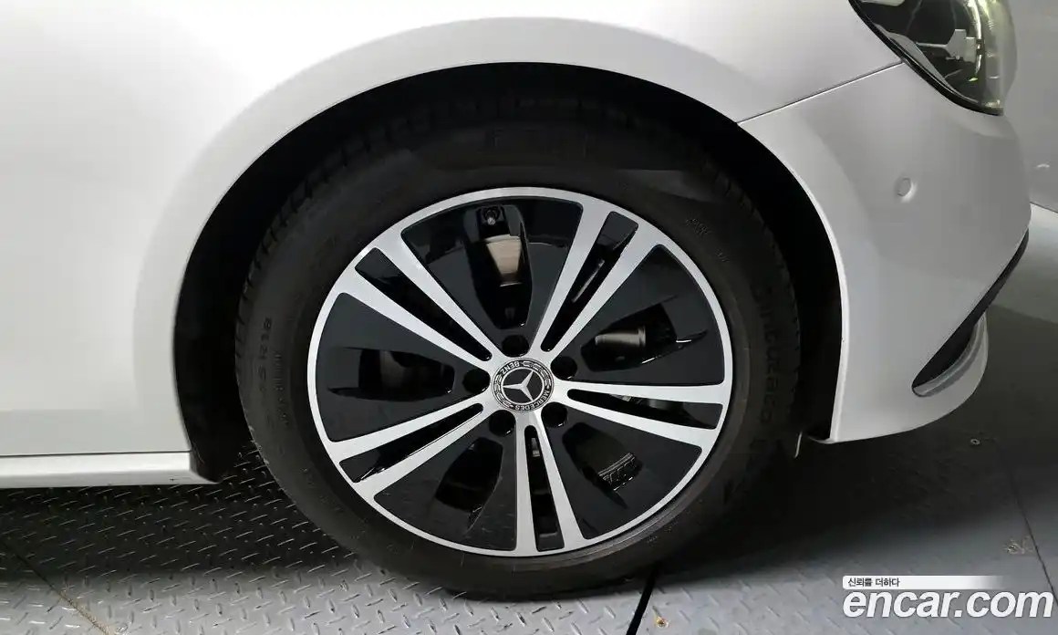 Mercedes-Benz E-Class 2021 2.0 Автомат в Москве № 764649, фото 5