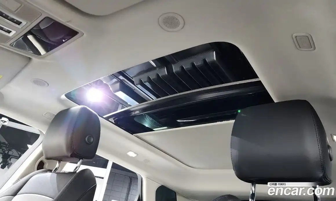 Land Rover Range-Rover Evoque 2024 2.0 Автомат в Москве № 765954, фото 18