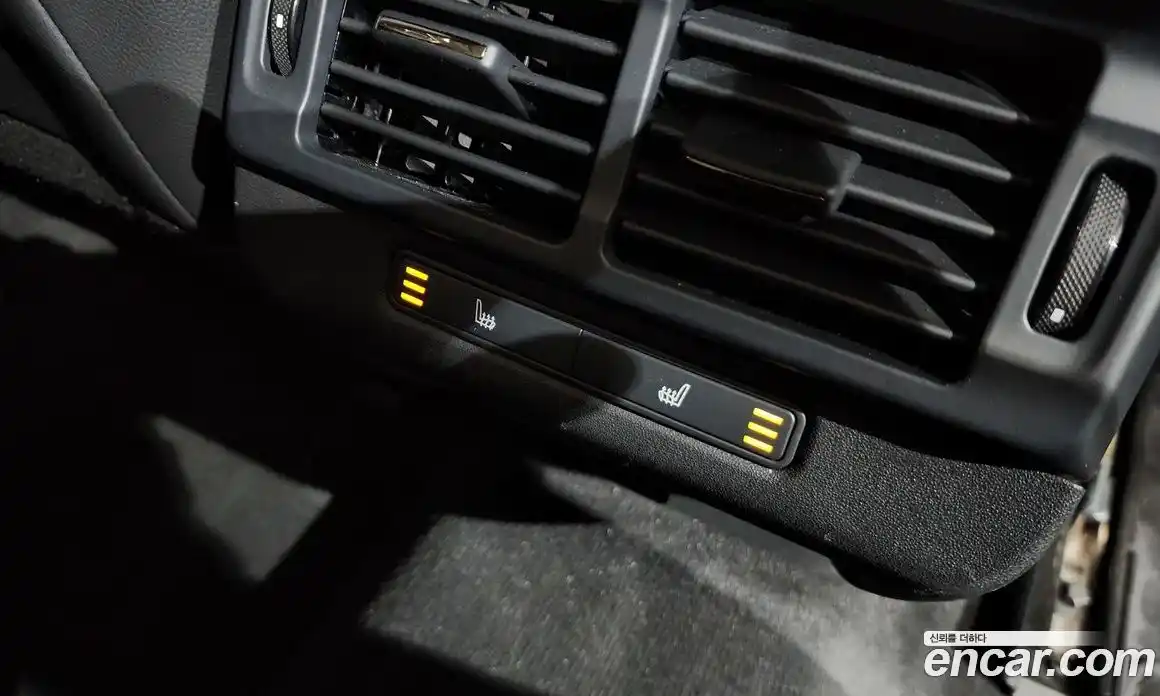 Land Rover Range-Rover Evoque 2024 2.0 Автомат в Москве № 765954, фото 19