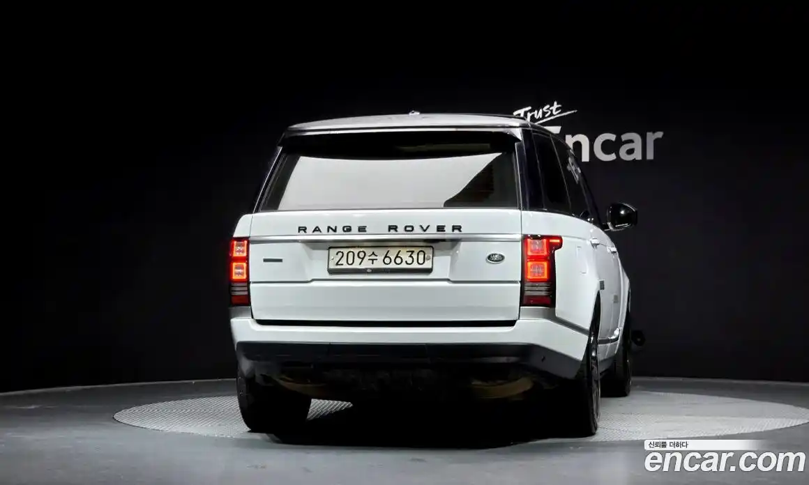 Land Rover Range-Rover 2016 4.4 Автомат в Москве № 766229, фото 4