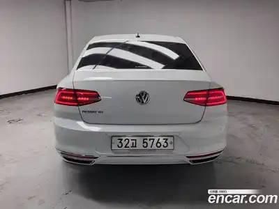 Volkswagen Passat 2018 2.0 Автомат в Москве № 767245, миниатюра 4