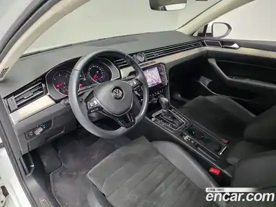 Volkswagen Passat 2018 2.0 Автомат в Москве № 767245, миниатюра 9