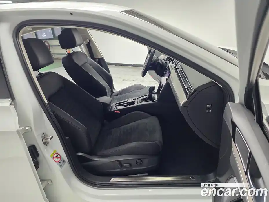 Volkswagen Passat 2018 2.0 Автомат в Москве № 767245, фото 10