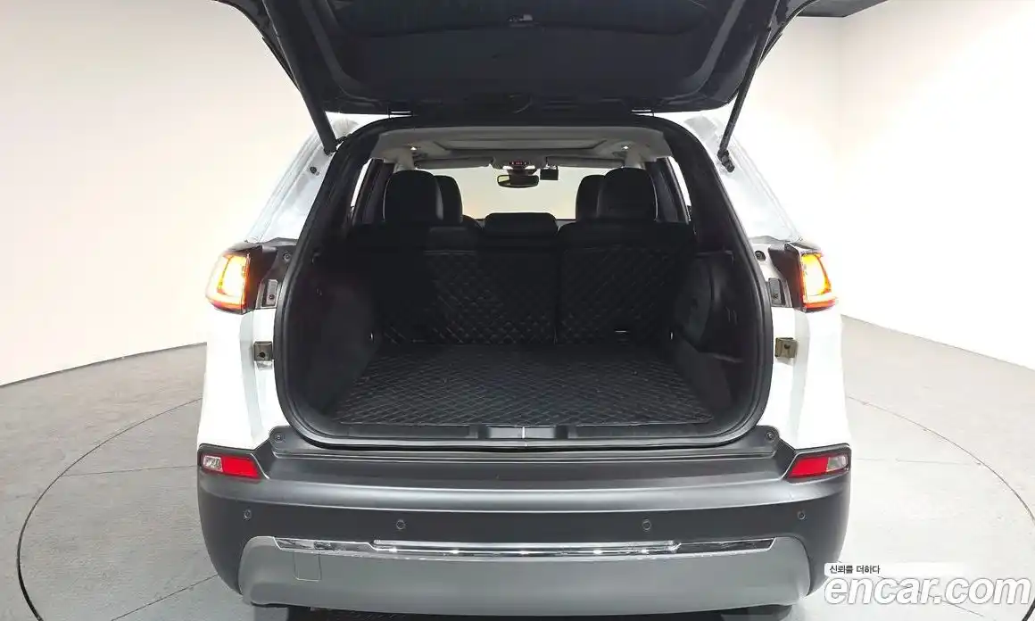 Jeep Cherokee 2022 2.4 Автомат в Москве № 767344, фото 19