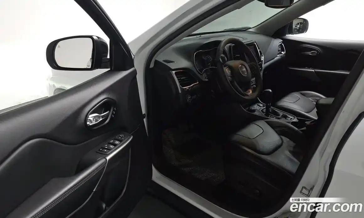 Jeep Cherokee 2022 2.4 Автомат в Москве № 767344, фото 10