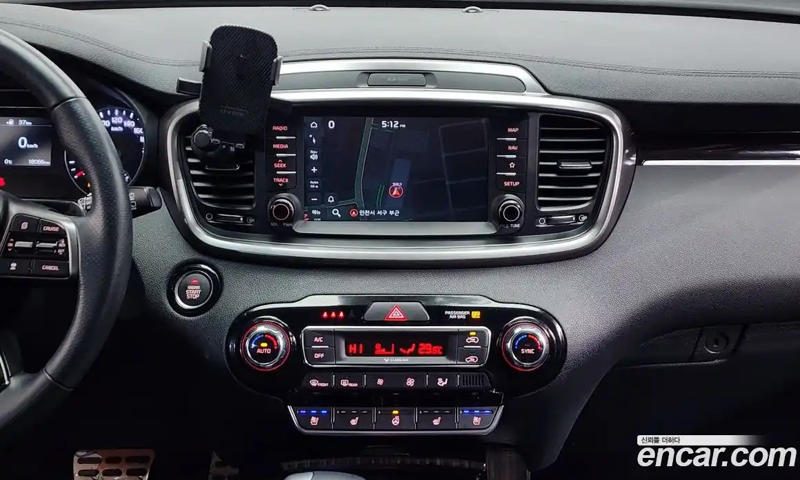 Kia Sorento 2019 2.0 Автомат в Москве № 119843, фото 14