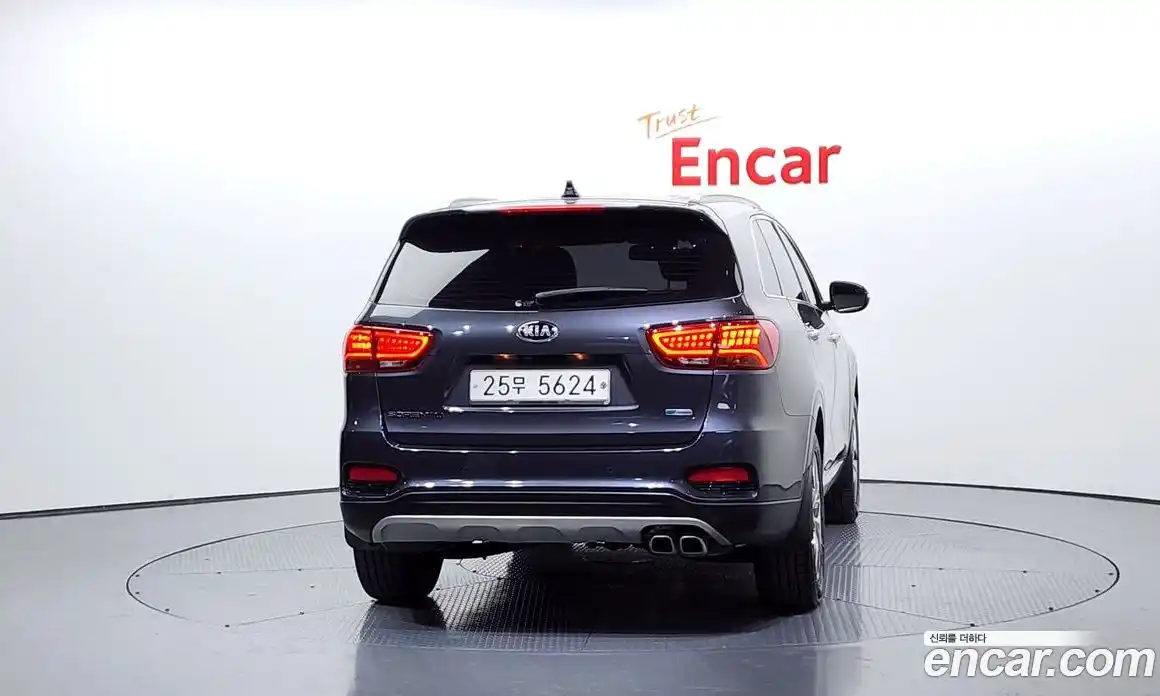 Kia Sorento 2019 2.0 Автомат в Москве № 119843, фото 4