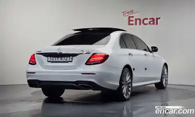 Mercedes-Benz E-Class 2019 2.0 Автомат в Москве № 160867, миниатюра 2