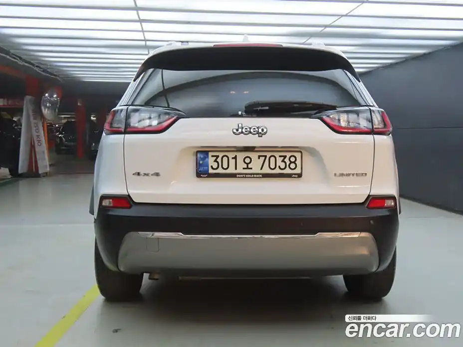 Jeep Cherokee 2021 2.4 Автомат в Москве № 169968, фото 3