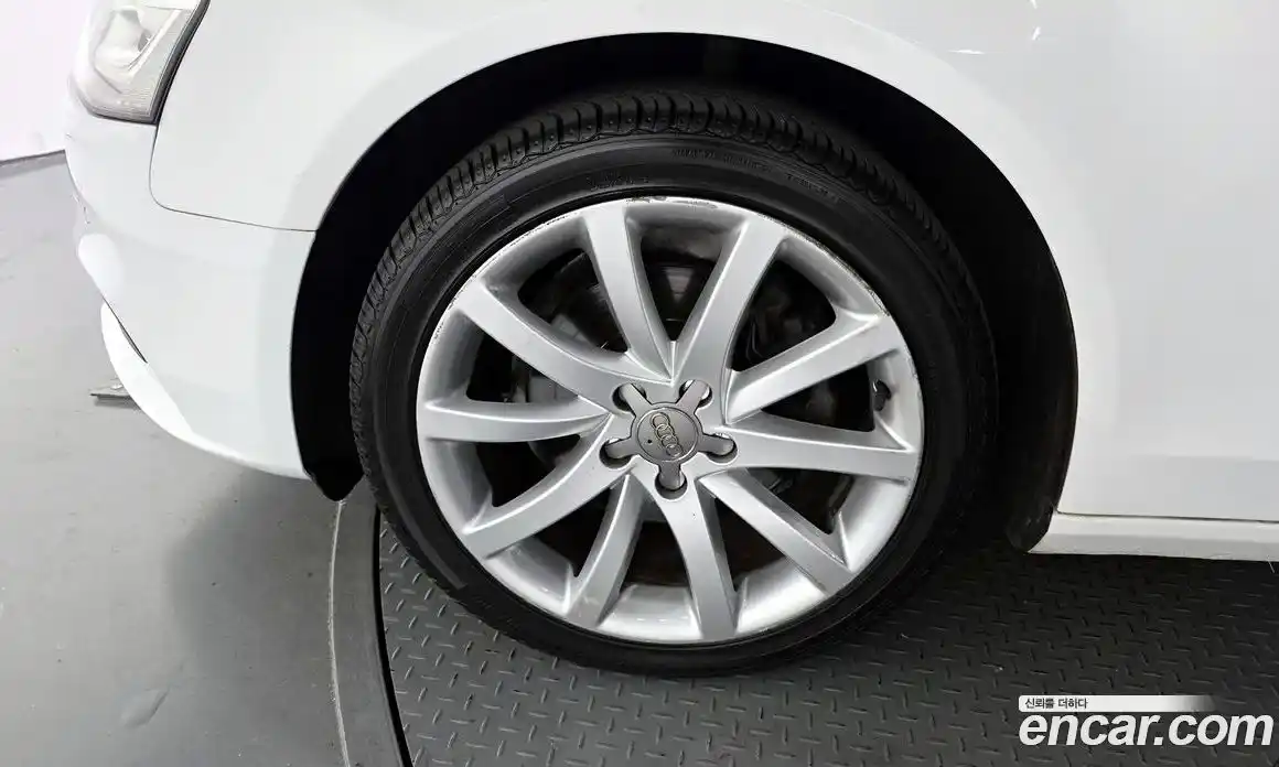 Audi A4 2015 2.0 Автомат в Москве № 212585, фото 5