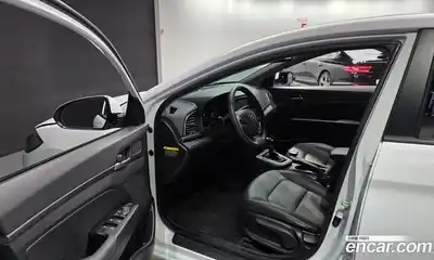 Hyundai Avante 2018 1.6 Автомат в Москве № 714643, миниатюра 11