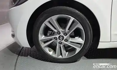 Hyundai Avante 2018 1.6 Автомат в Москве № 714643, миниатюра 5