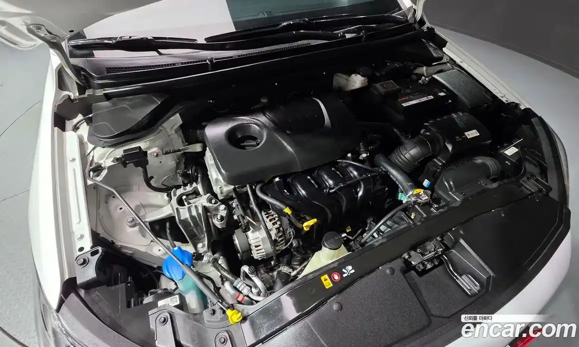 Hyundai Avante 2018 1.6 Автомат в Москве № 714643, фото 6