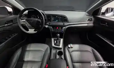 Hyundai Avante 2018 1.6 Автомат в Москве № 714643, миниатюра 7