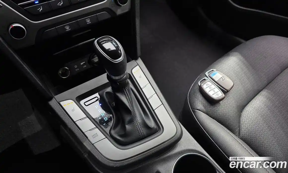 Hyundai Avante 2018 1.6 Автомат в Москве № 714643, фото 9