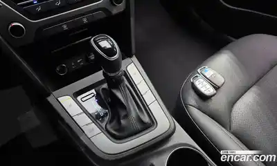 Hyundai Avante 2018 1.6 Автомат в Москве № 714643, миниатюра 9