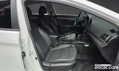 Hyundai Avante 2018 1.6 Автомат в Москве № 714643, миниатюра 10