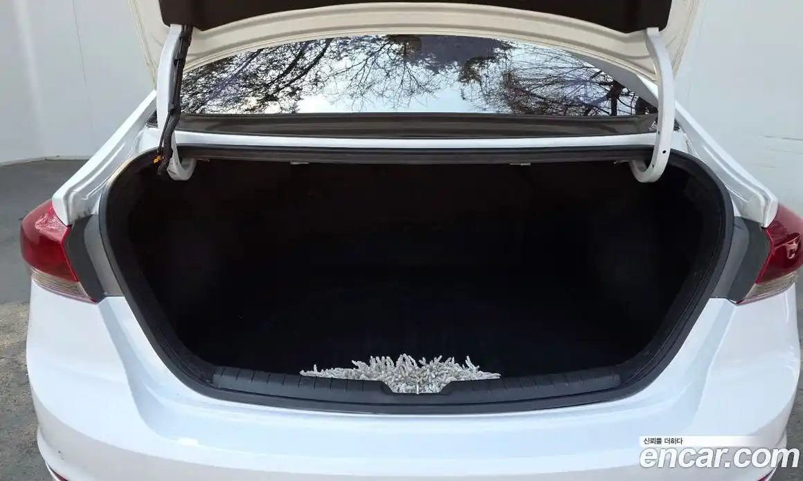 Hyundai Avante 2018 1.6 Автомат в Москве № 714825, фото 20