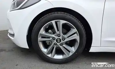 Hyundai Avante 2018 1.6 Автомат в Москве № 714825, миниатюра 5