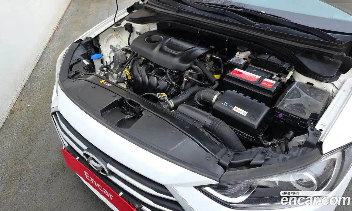 Hyundai Avante 2018 1.6 Автомат в Москве № 714825, фото 6