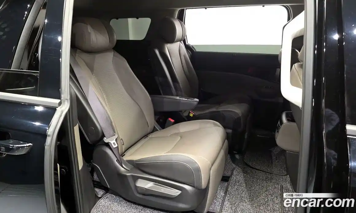 Kia Canival 2025 3.5 Автомат в Москве № 715694, фото 12