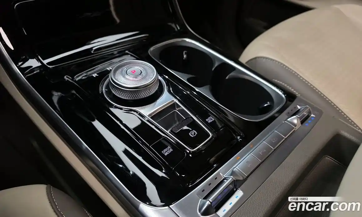 Kia Canival 2023 3.5 Автомат в Москве № 716143, фото 9