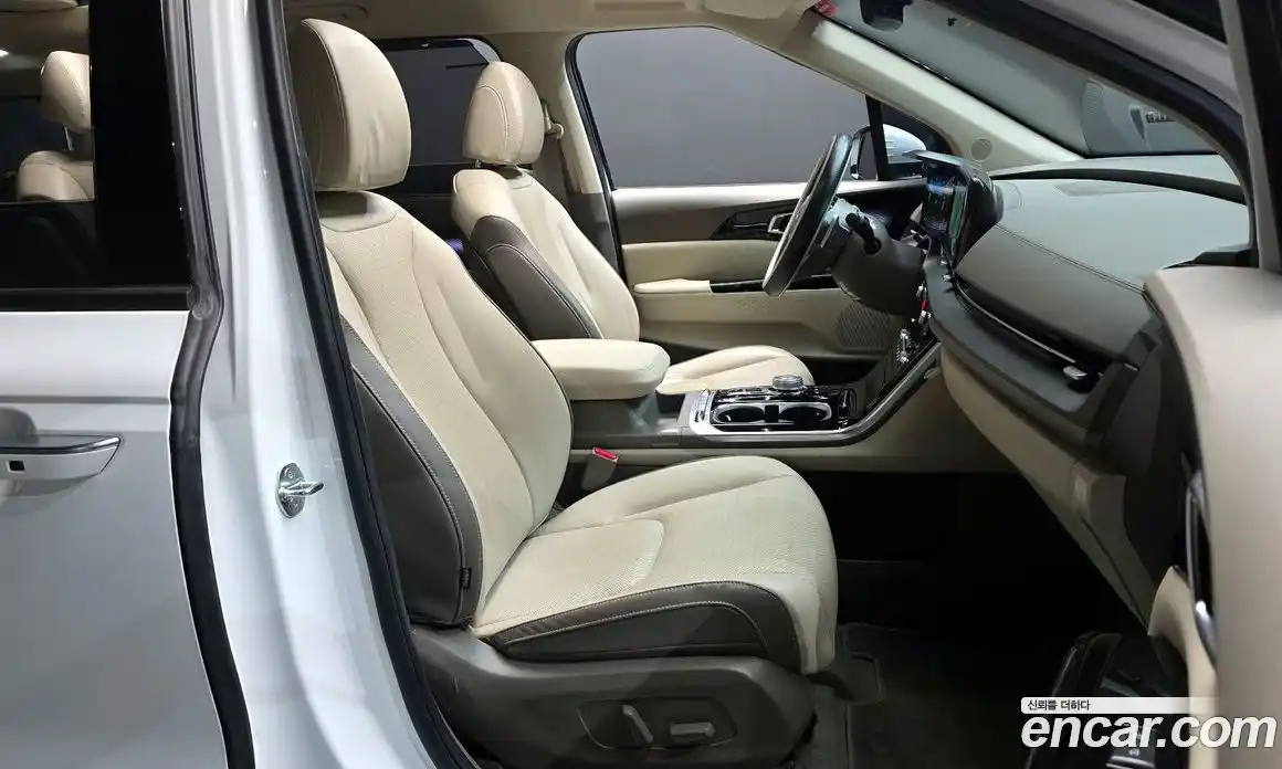 Kia Canival 2023 3.5 Автомат в Москве № 716143, фото 10