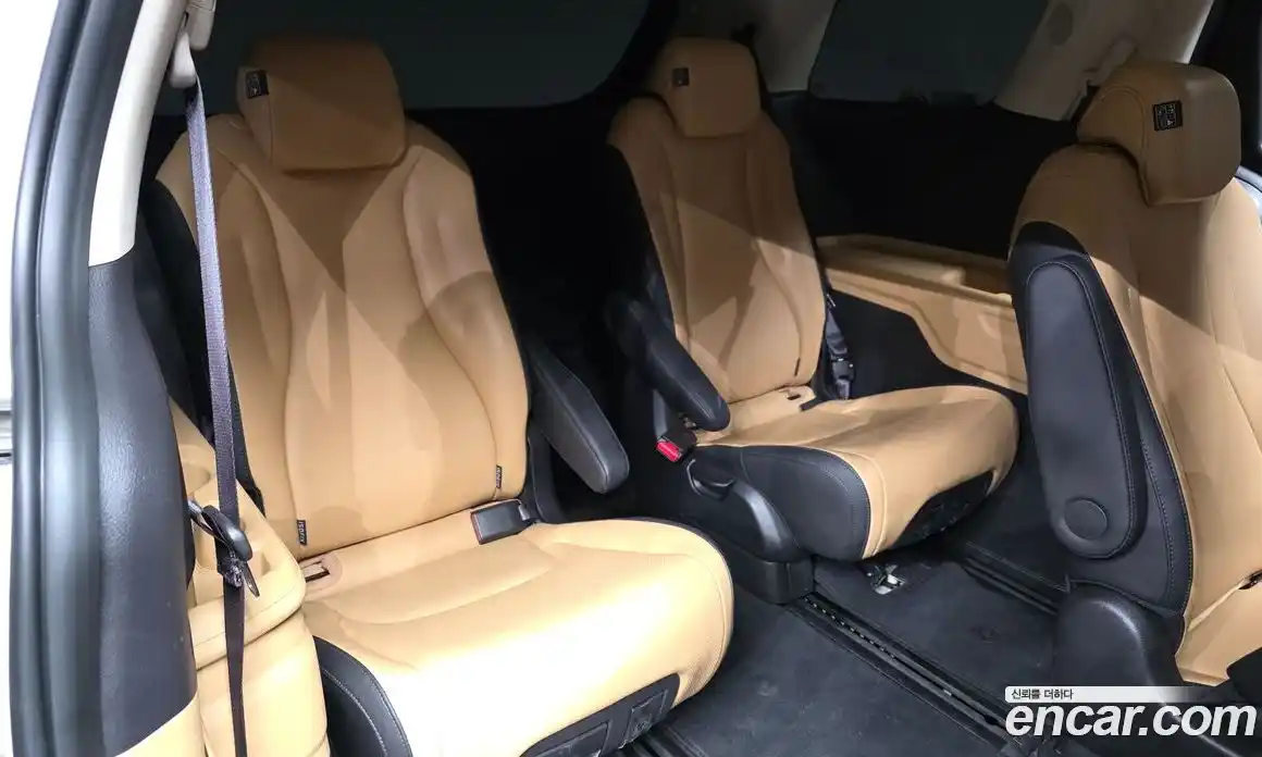 Kia Canival 2023 2.2 Автомат в Москве № 716449, фото 19