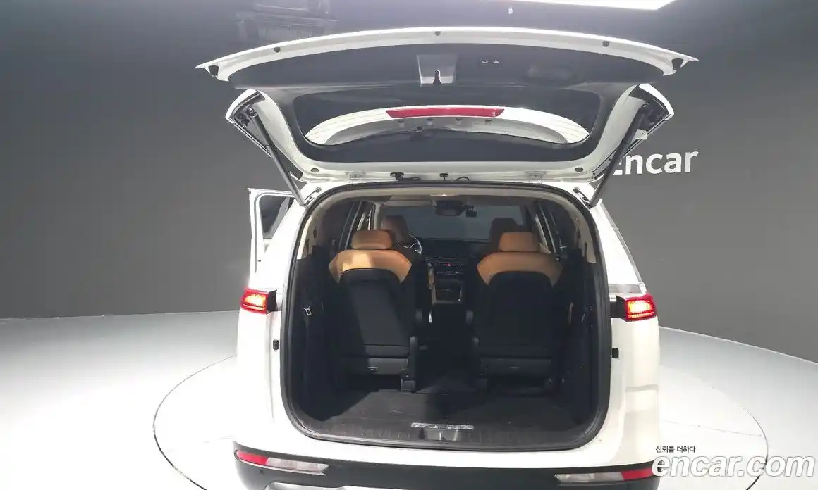 Kia Canival 2023 2.2 Автомат в Москве № 716449, фото 20