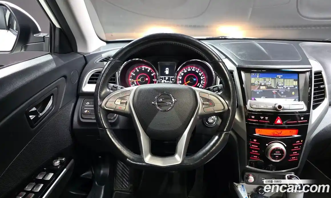 SsangYong TIBOLI 2015 1.6 Автомат в Москве № 717964, фото 13