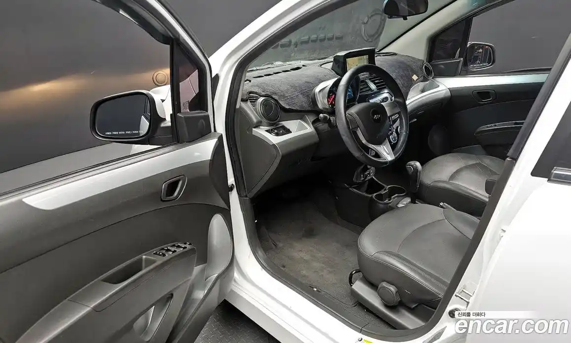 Chevrolet Spark 2015 1.0 Автомат в Москве № 719216, фото 11