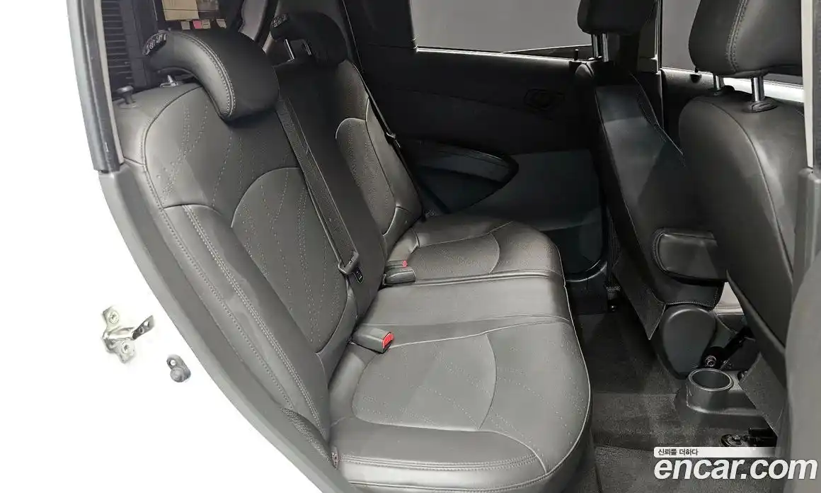 Chevrolet Spark 2015 1.0 Автомат в Москве № 719216, фото 12