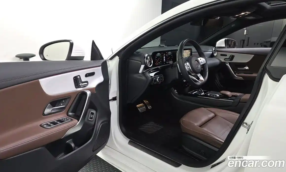 Mercedes-Benz CLA-Class 2023 2.0 Автомат в Москве № 722098, фото 11