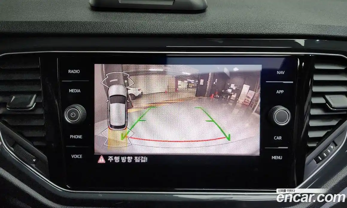 Volkswagen T-Roc 2021 2.0 Автомат в Москве № 725161, фото 16