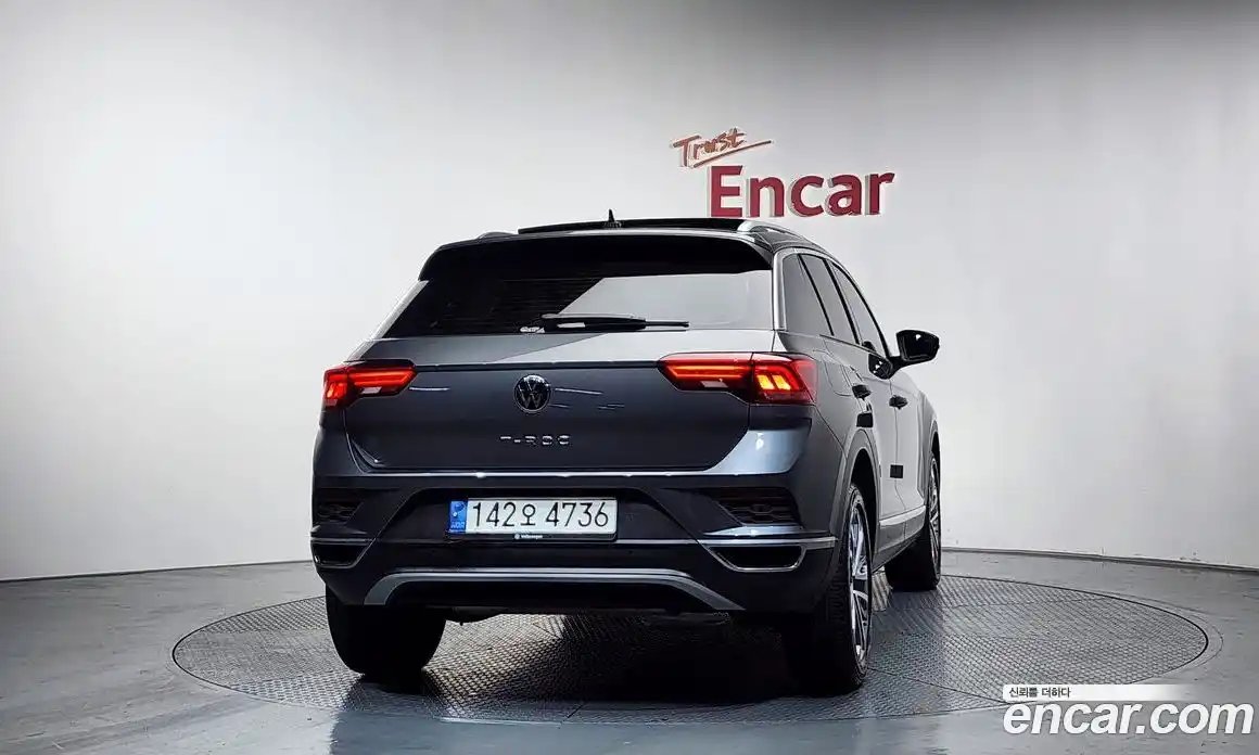 Volkswagen T-Roc 2021 2.0 Автомат в Москве № 725161, фото 4