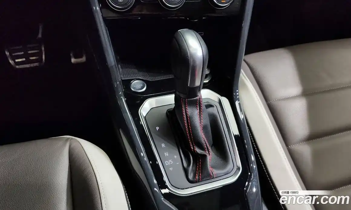 Volkswagen T-Roc 2021 2.0 Автомат в Москве № 725161, фото 9