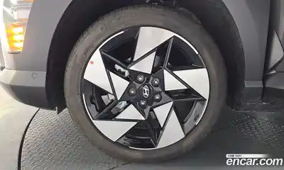 Hyundai Kona 2024 1.6 Автомат в Москве № 745288, миниатюра 5