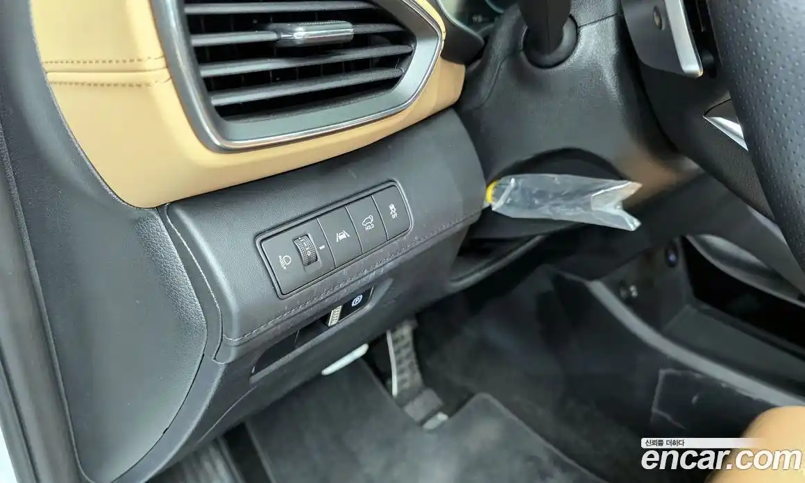 Hyundai Santa Fe 2023 1.6 Автомат в Москве № 745365, фото 16