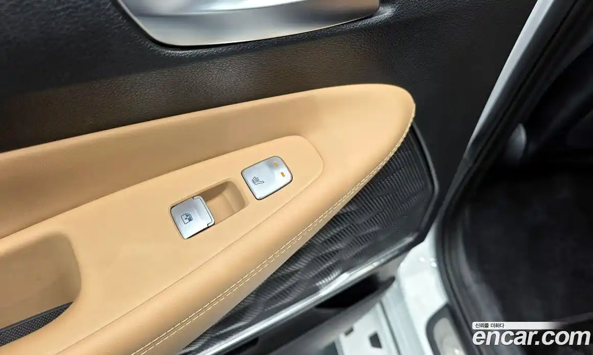 Hyundai Santa Fe 2023 1.6 Автомат в Москве № 745365, фото 17