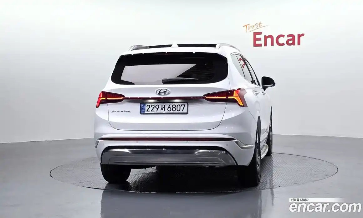 Hyundai Santa Fe 2023 1.6 Автомат в Москве № 745365, фото 4