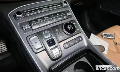 Hyundai Santa Fe 2023 1.6 Автомат в Москве № 745365, миниатюра 9