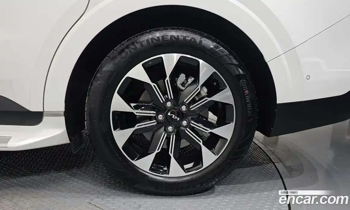 Kia Canival 2023 3.5 Автомат в Москве № 746178, фото 5