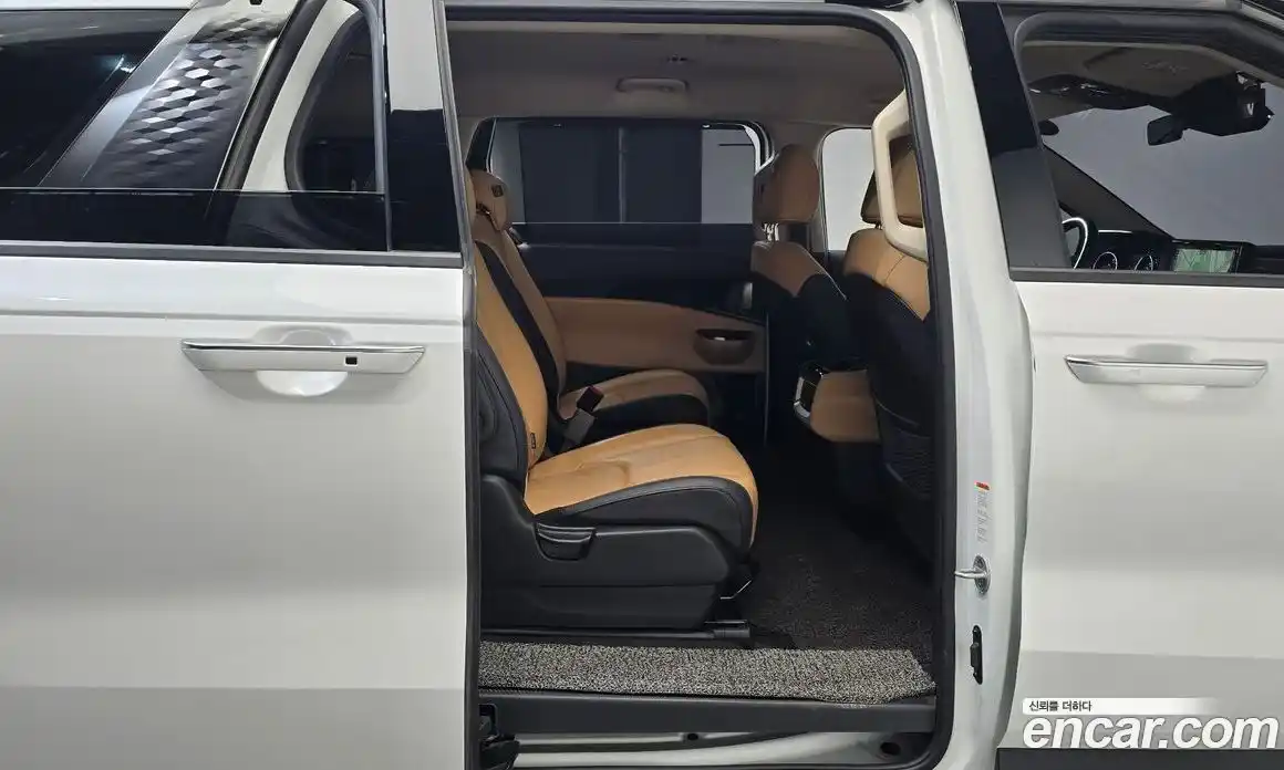 Kia Canival 2023 3.5 Автомат в Москве № 746387, фото 12