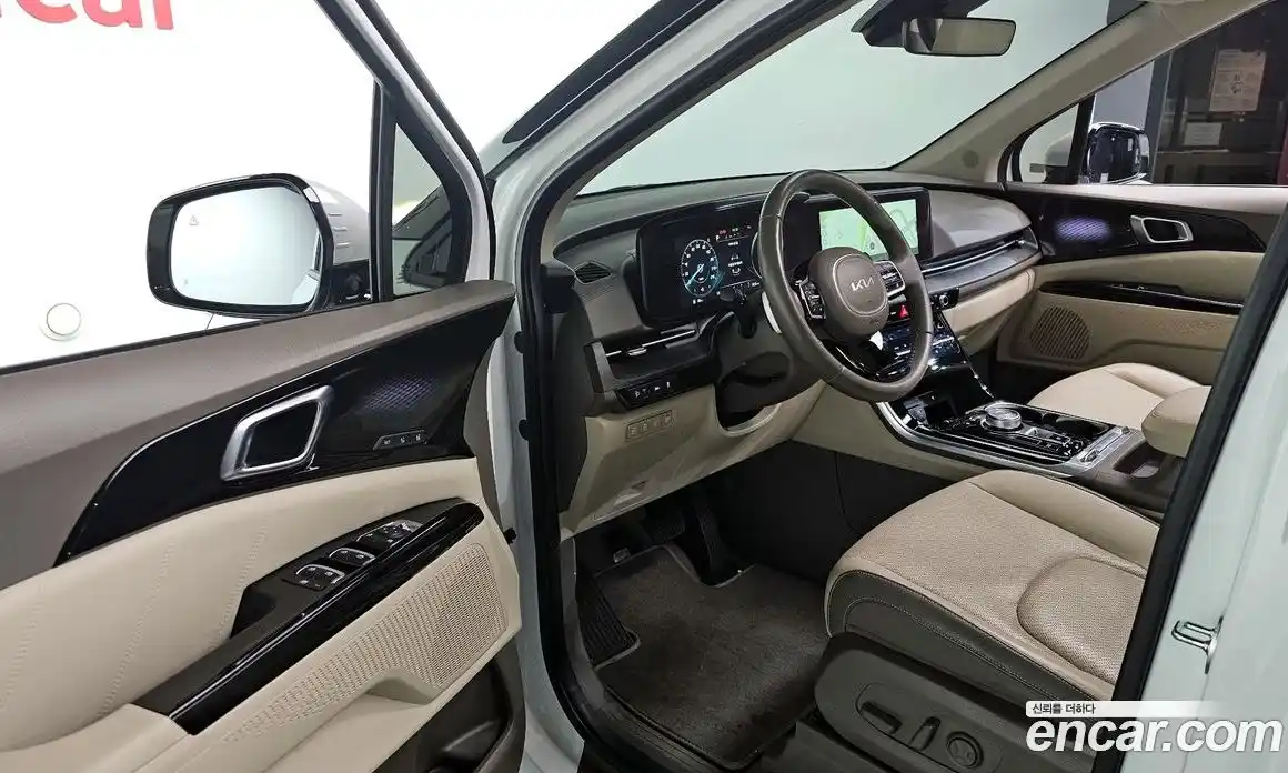 Kia Canival 2023 3.5 Автомат в Москве № 746528, фото 11