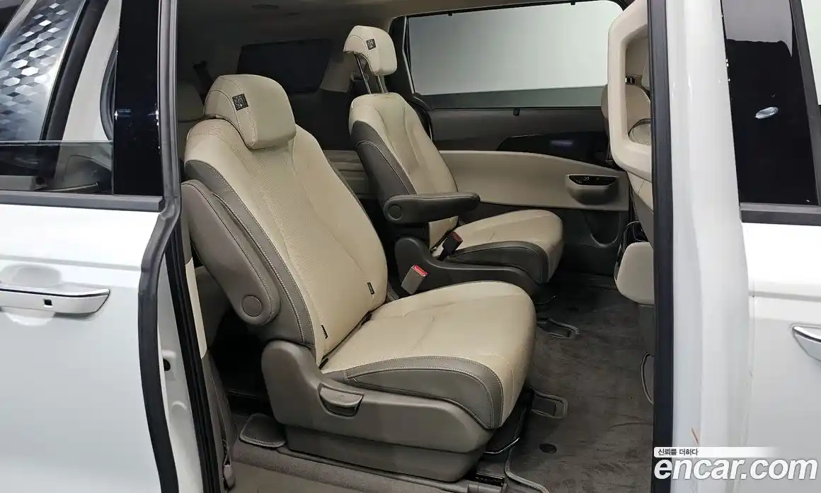 Kia Canival 2023 3.5 Автомат в Москве № 746528, фото 12