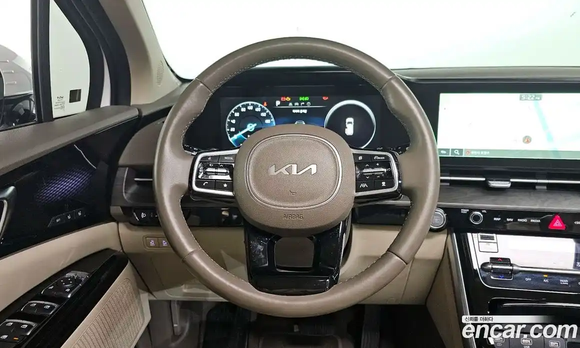 Kia Canival 2023 3.5 Автомат в Москве № 746528, фото 13