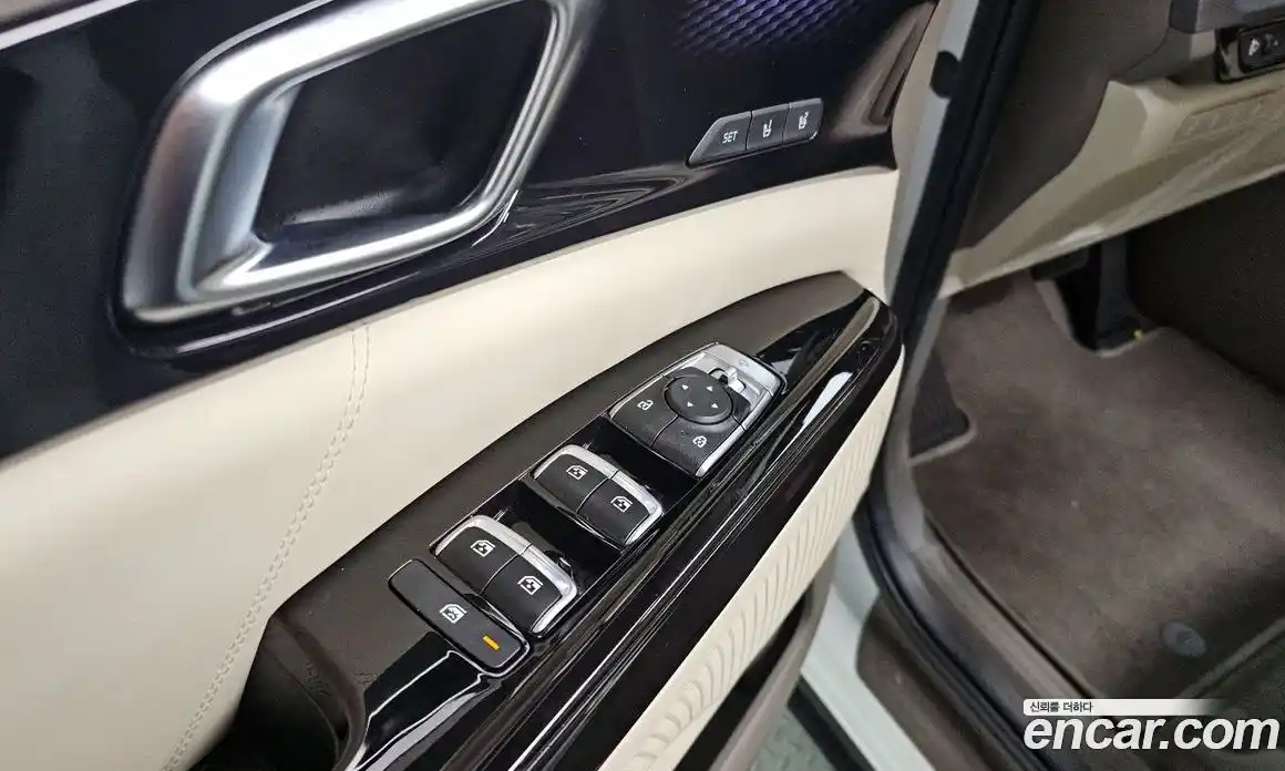 Kia Canival 2023 3.5 Автомат в Москве № 746528, фото 16