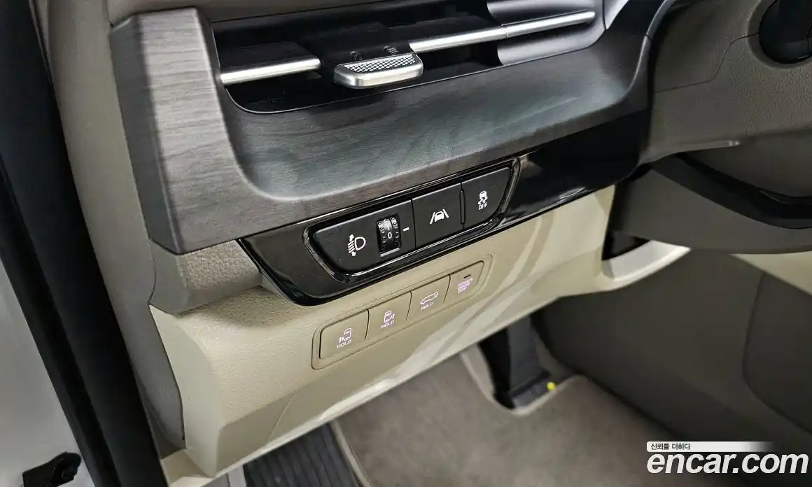 Kia Canival 2023 3.5 Автомат в Москве № 746528, фото 17