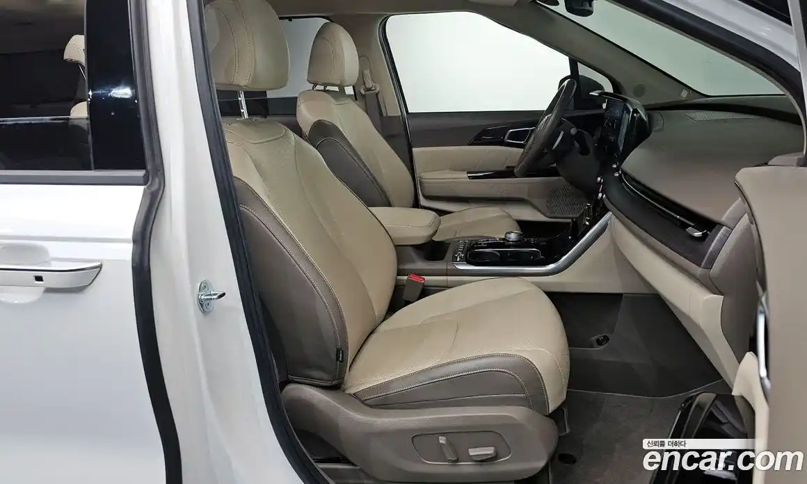 Kia Canival 2023 3.5 Автомат в Москве № 746528, фото 10