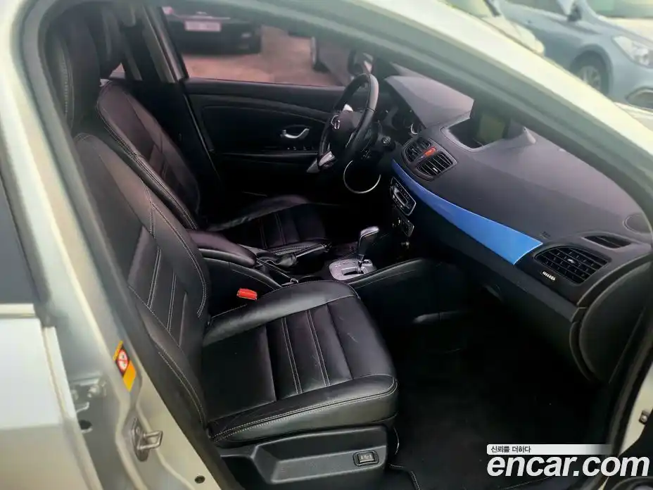 Renault SM3 2015 Автомат в Москве № 748480, фото 15